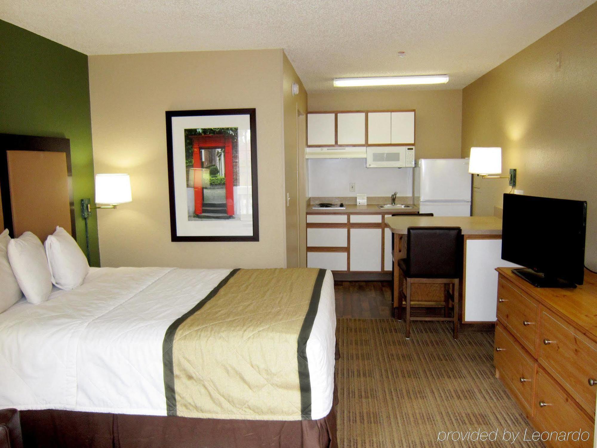 Extended America Select - Tampa -